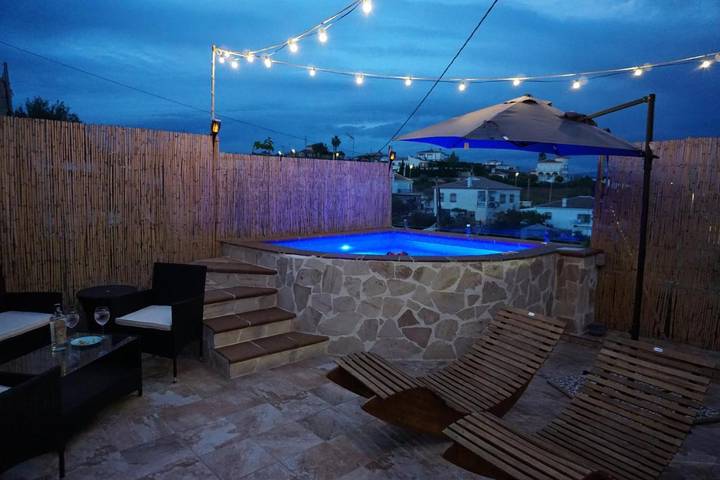 Apartamento de vacaciones para 6 personas, con piscina además de jacuzzi y jardín - 1