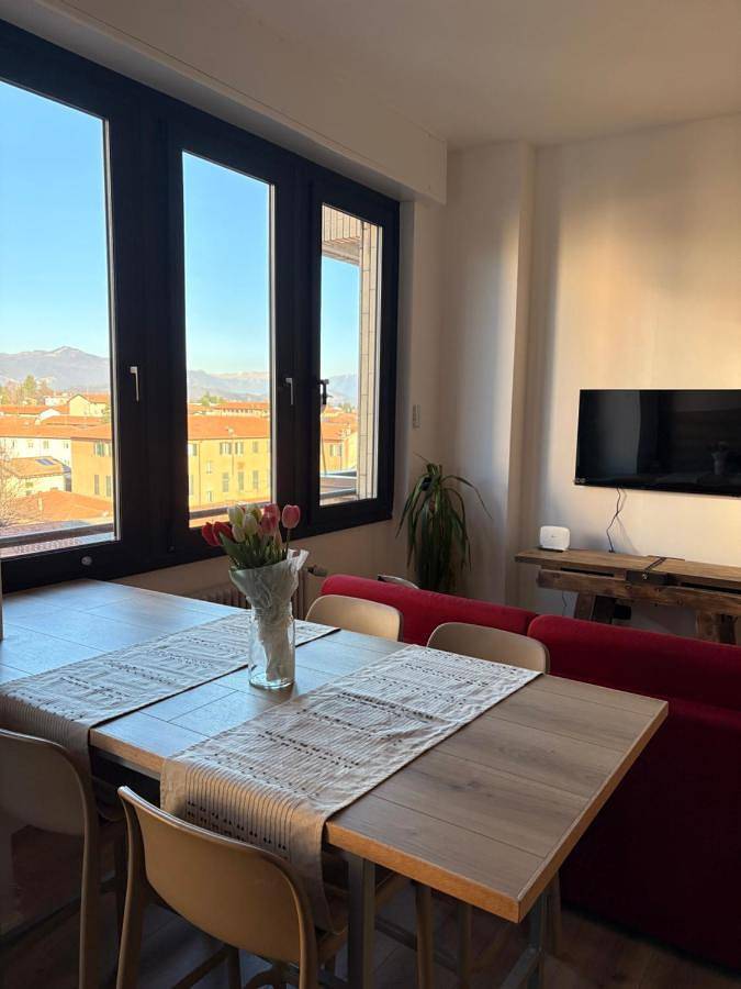 Gîte pour 4 personnes, avec Balcon ainsi que Terrasse et Vue à Olgiate Comasco