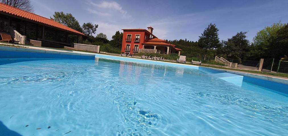 Location de vacances pour 2 personnes, avec jardin et vue ainsi que sauna et piscine, adapté aux familles à Vila Nova de Famalicão - 2