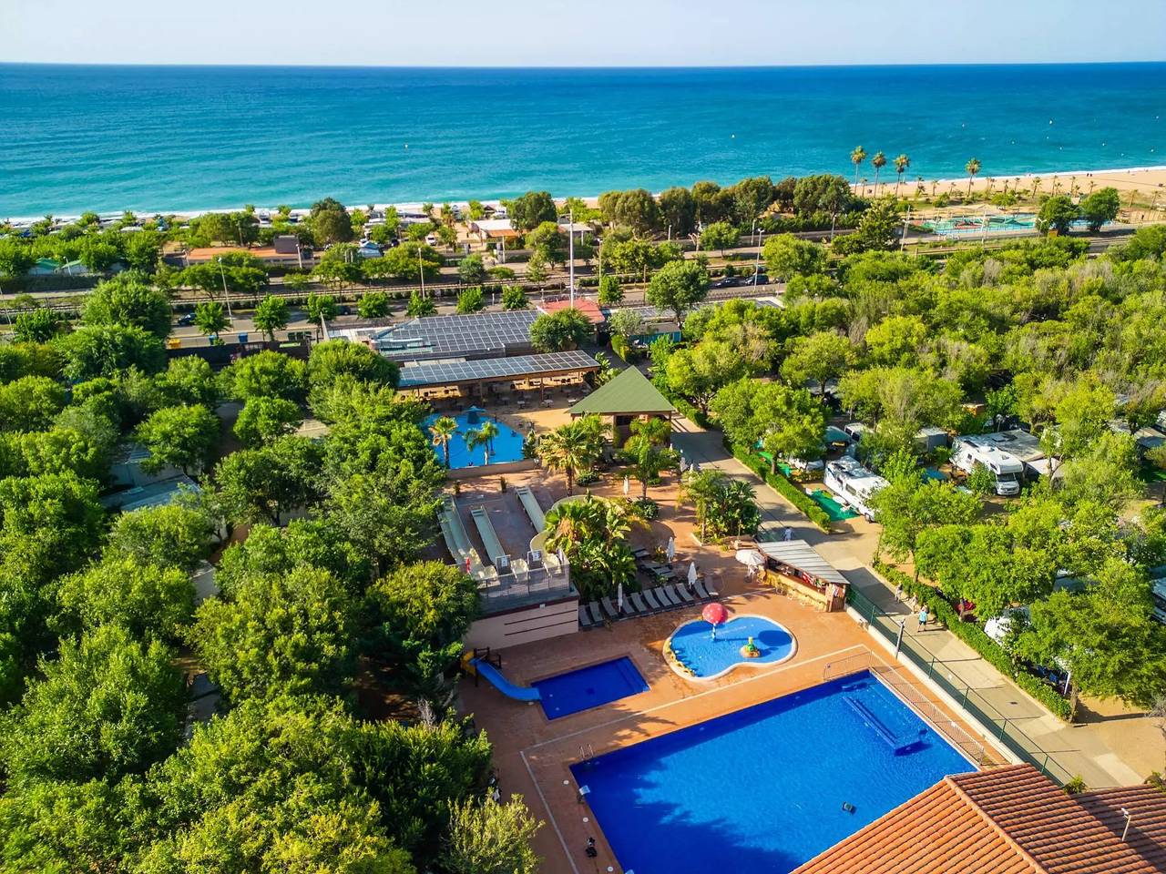 Mobile home | Comfort | 2 bdr. | 4 pers. | Covered Decking | A/C in Pineda de Mar, Costa del Maresme