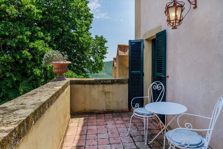 Hel lägenhet, 'Le Scope' Room with Shared Pool, Private Terrace and Shared Garden in Massa Marittima, Grosseto provins