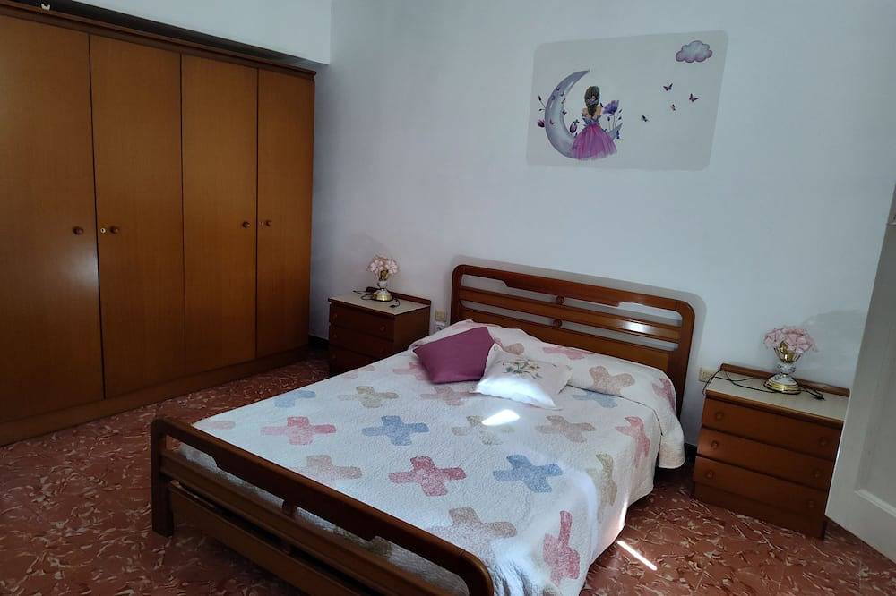 Entire apartment, Ca la Conxita in Tona, Osona