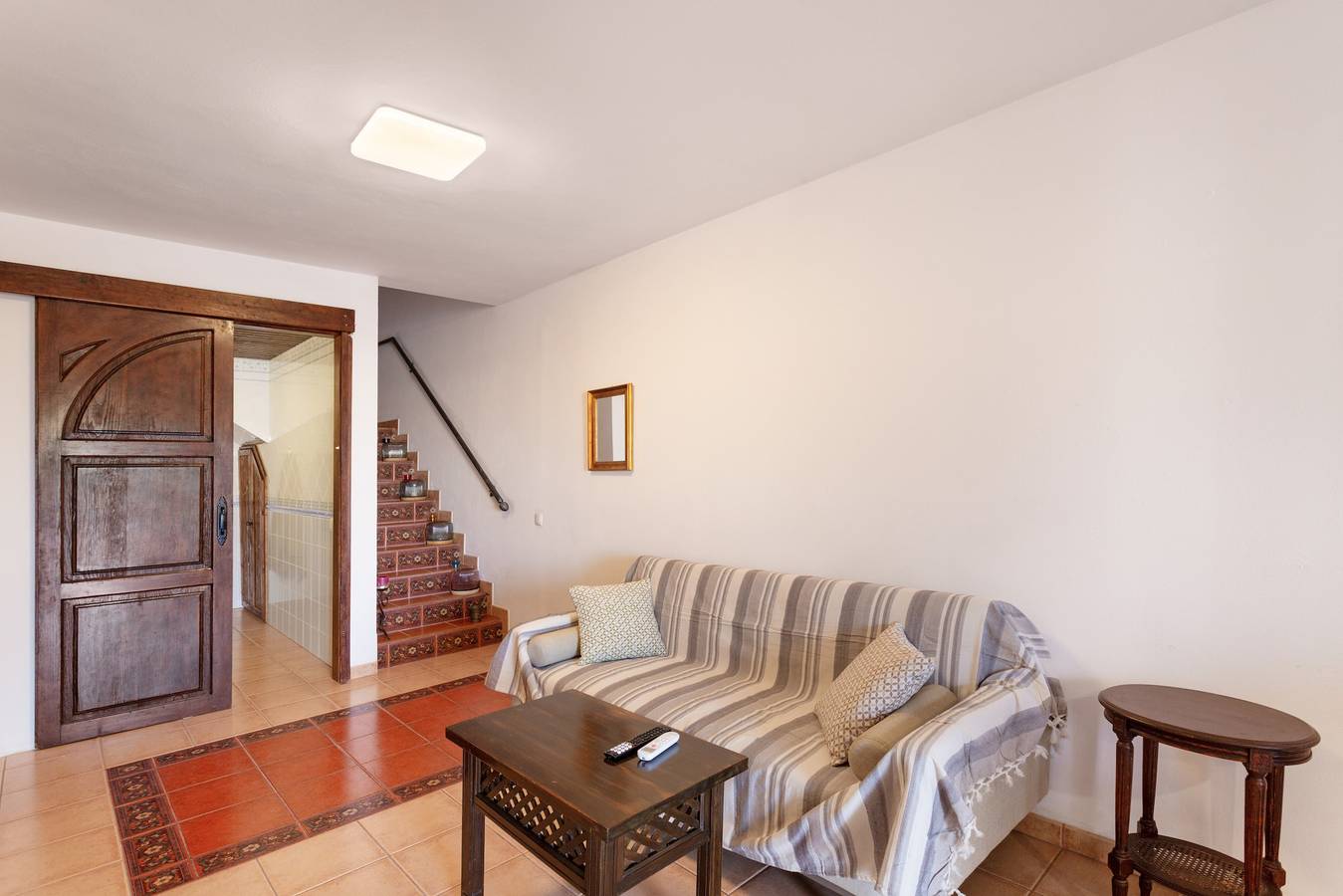 Entire apartment, Holiday Home 'Apartamento Fani N1' with Private Terrace, Wi-Fi and Air Conditioning in Arinaga, East Gran Canaria