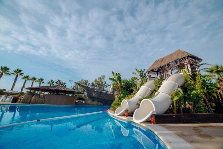 Cabaña de madera para 5 personas, con jacuzzi además de piscina para niños y sauna en Guardamar del Segura - 2