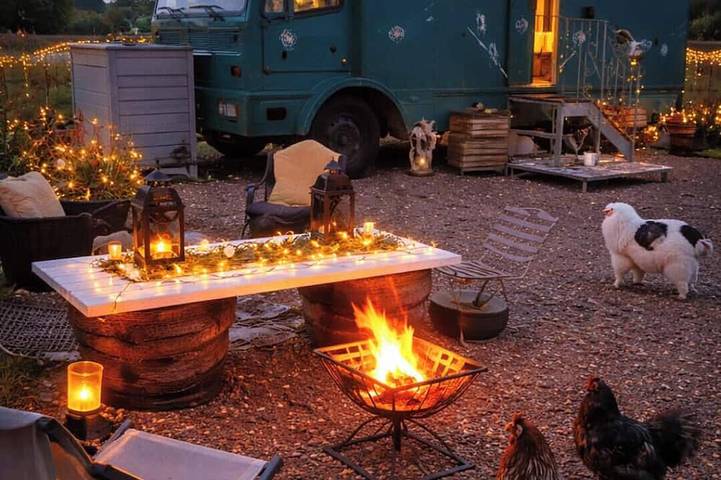 Glamping for 3 people, with garden in South Downs
