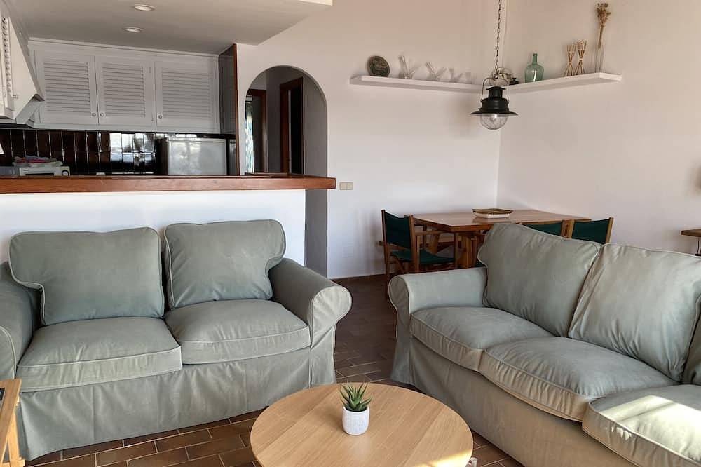 Entire apartment, Pool and sea views in Fornells in Fornells, Es Mercadal