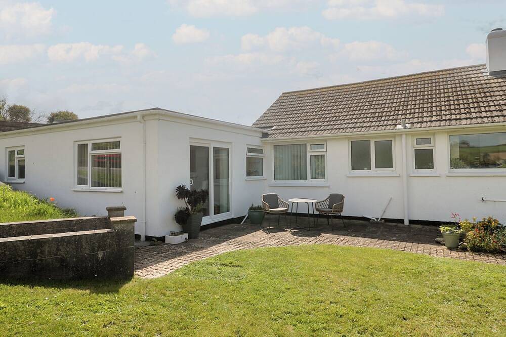 Bre An Mor, country holiday cottage, with a garden in Praa Sands in Praa Sands, Cornwall