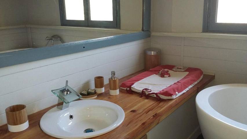 Chambre d’hôte pour 5 personnes, avec vue ainsi que piscine et jardin sur la Côte d'Azur - 3