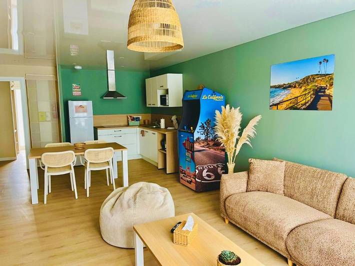 Appartement de vacances pour 2 personnes, avec vue et jardin ainsi que piscine et terrasse