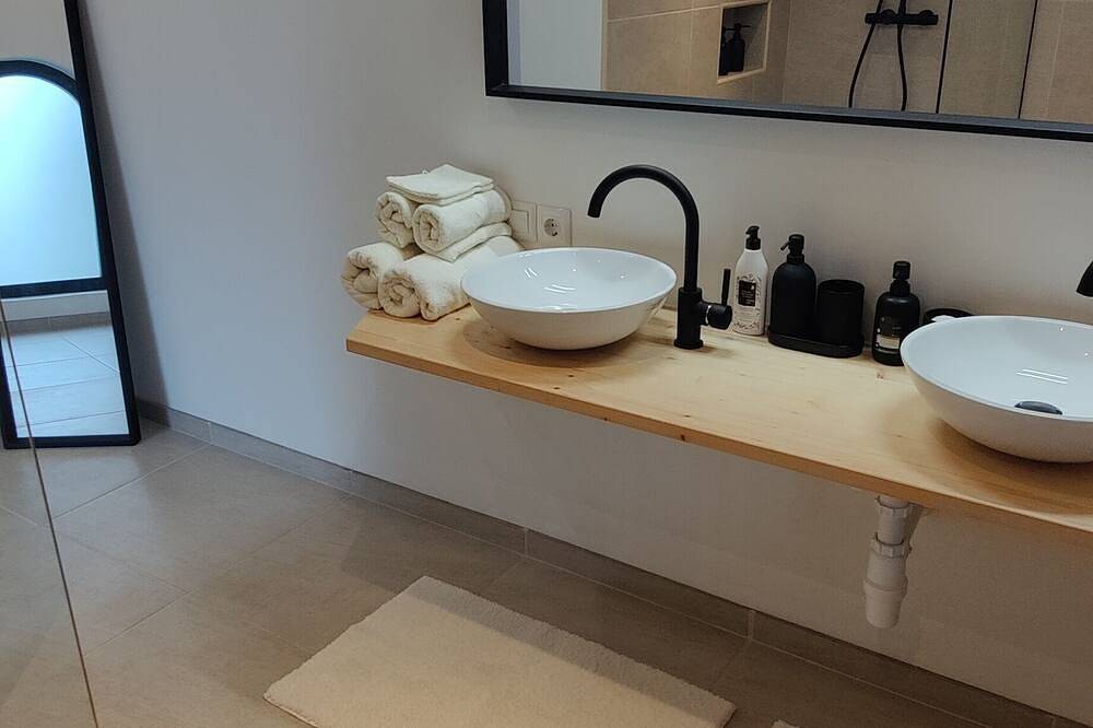 Charming luxurious cottage with a jacuzzi and Ac on the Hungarian countryside. in Kleingebiet Inselburg