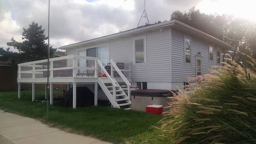 Vacation rental for 6 people, with terrace and hot tub in Lake Huron