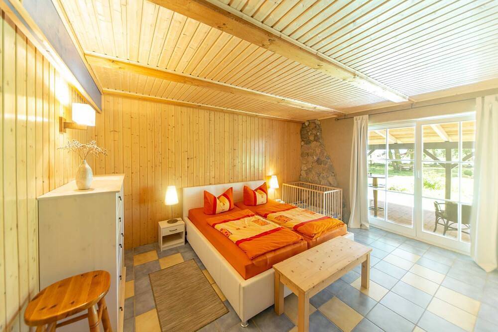 Entire apartment, Holiday Ec - Apartments in thatched house in Suhrendorf, Ummanz