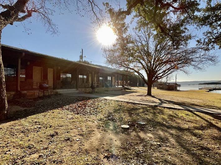 Hotel for 4 people in Possum Kingdom Lake