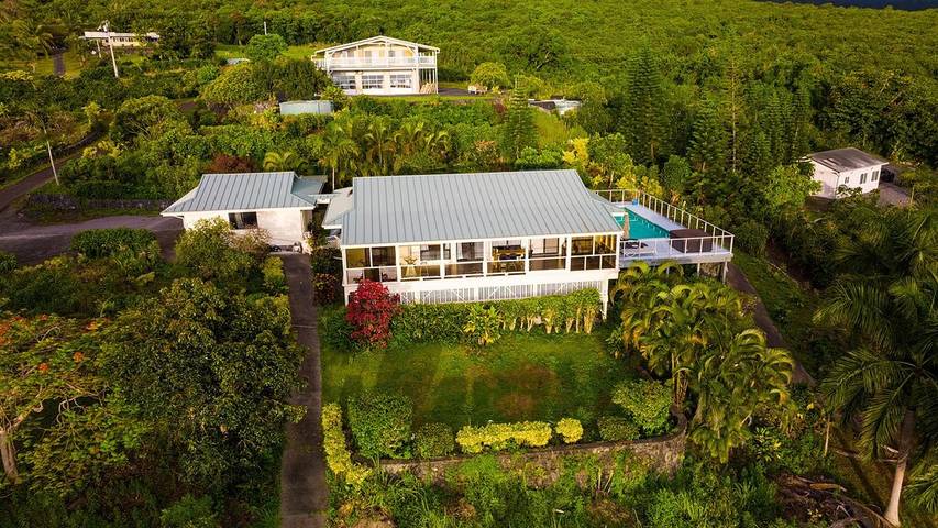 Vacation rental for 11 people, with balcony in Kailua-Kona