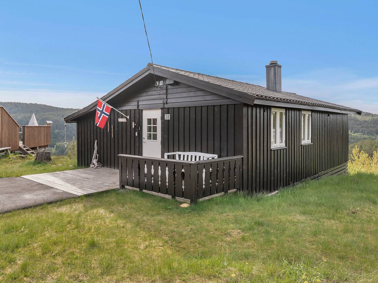 Feriehus for 4 personer med innsjøutsikt in Eikerapen, Åseral