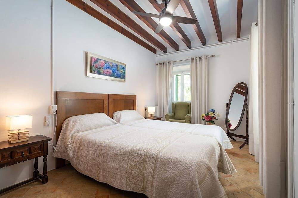 C'An Pieres - Beautiful townhouse with private pool and free wifi in Esporles, West Majorca