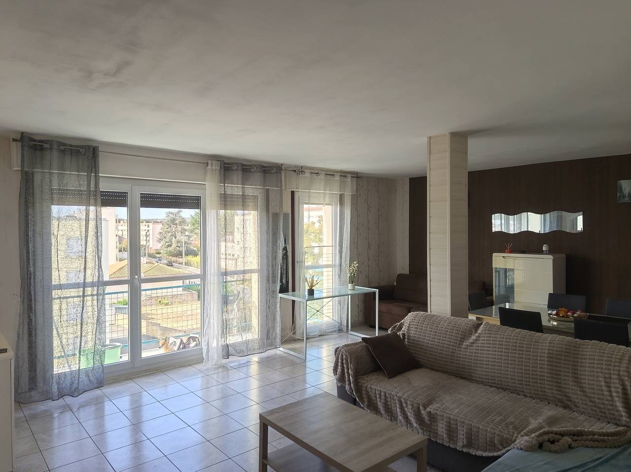 Ganze Wohnung, Ferienwohnung 'Appart Bien Etre' mit Balkon in Montluçon, Montluçon und Umgebung