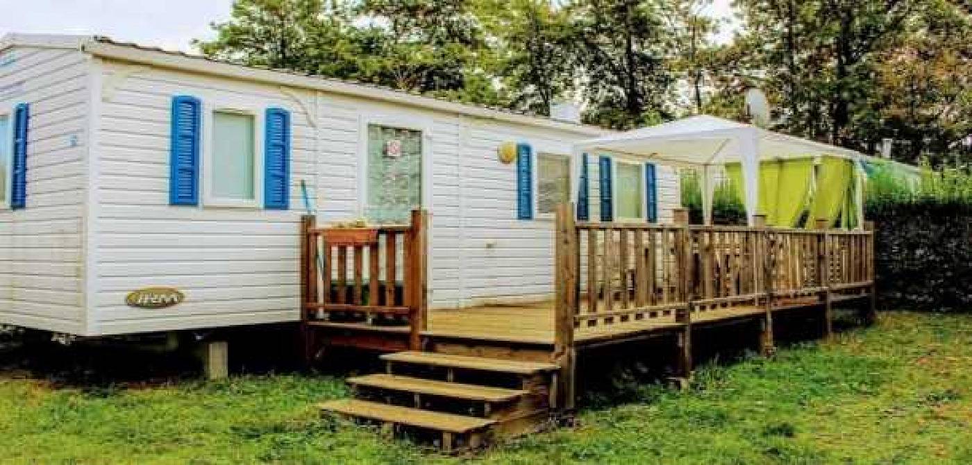 Glamping for 4 People in Verteillac, Périgord Vert