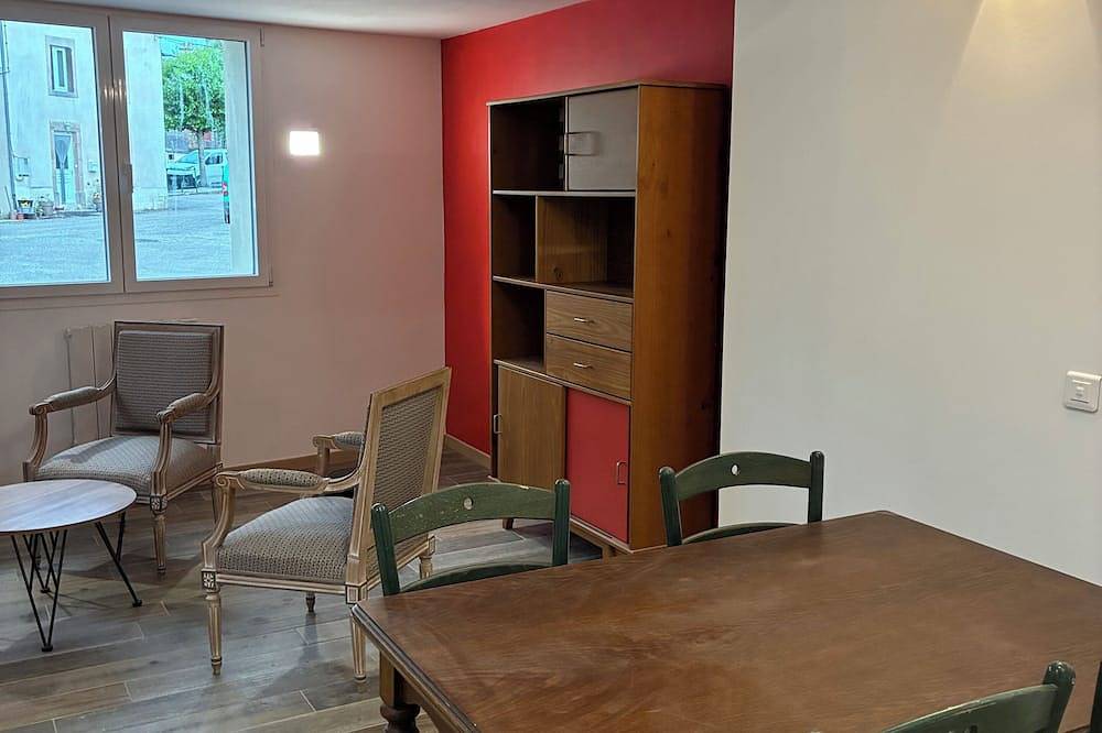 Ganze Wohnung, Entire property: apartment - Canet-de-Salars, France in Canet-de-Salars, Aveyron