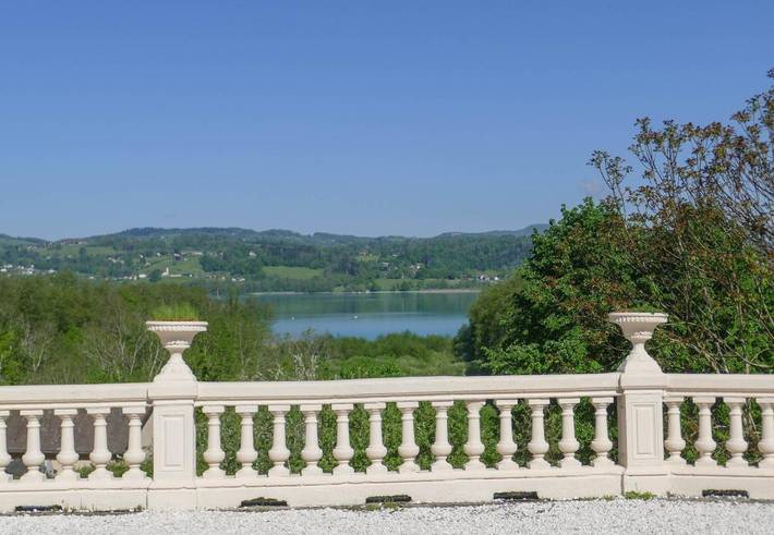 Gîte pour 4 personnes, avec vue sur le lac et vue ainsi que jardin et terrasse à Aiguebelette-le-Lac - 3