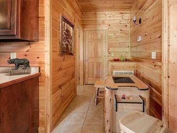 Log Cabin for 4 People in Sevier County, Photo 3