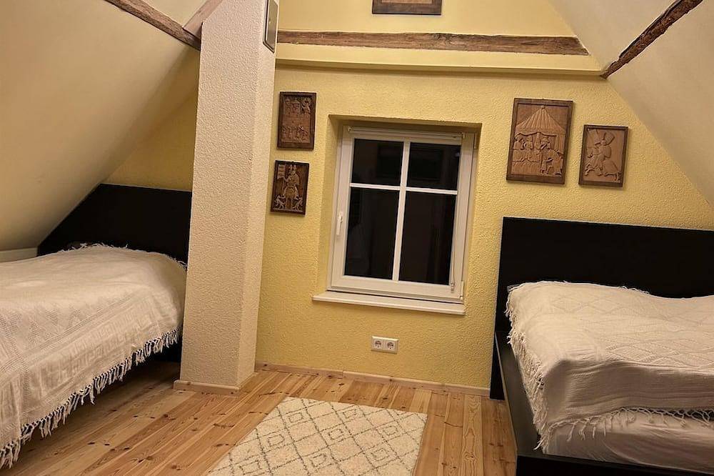 Ferienhaus Lonie - Ferienhaus, Dusche und Bad, Wc, Nichtraucher in Teschenmoschel, Pfälzer Bergland