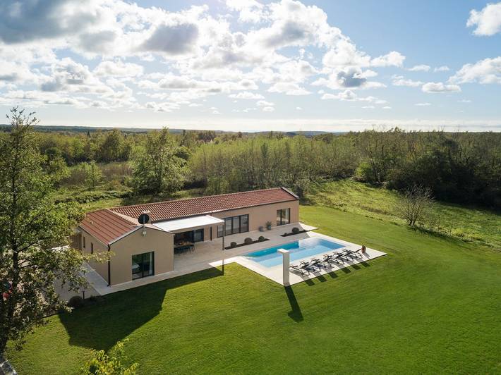 Ferienhaus für 6 Personen, mit Garten und Pool sowie Whirlpool in Sveti Petar u Šumi