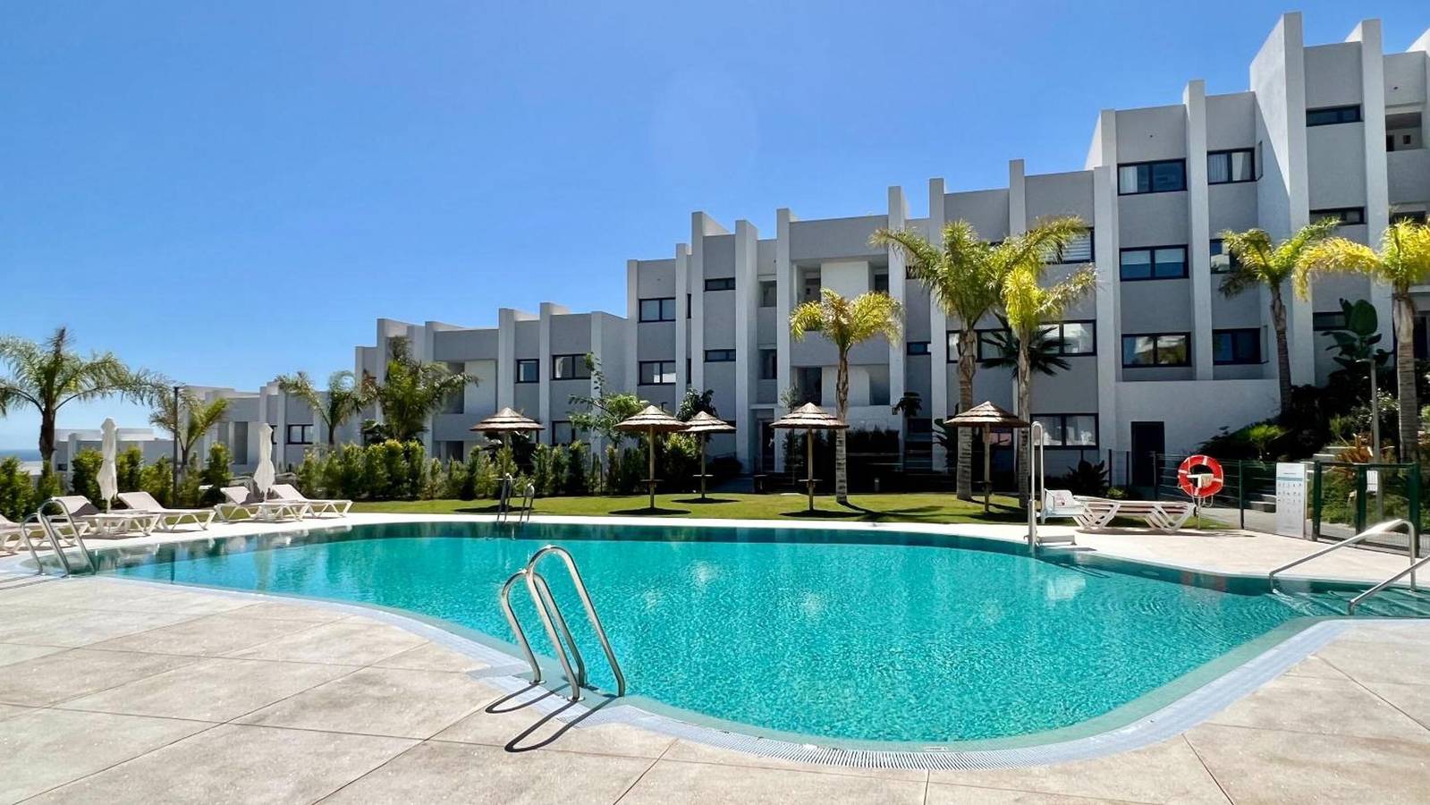 Entire apartment, Holiday apartment for 4 people with children pool in Alcorrín, Manilva