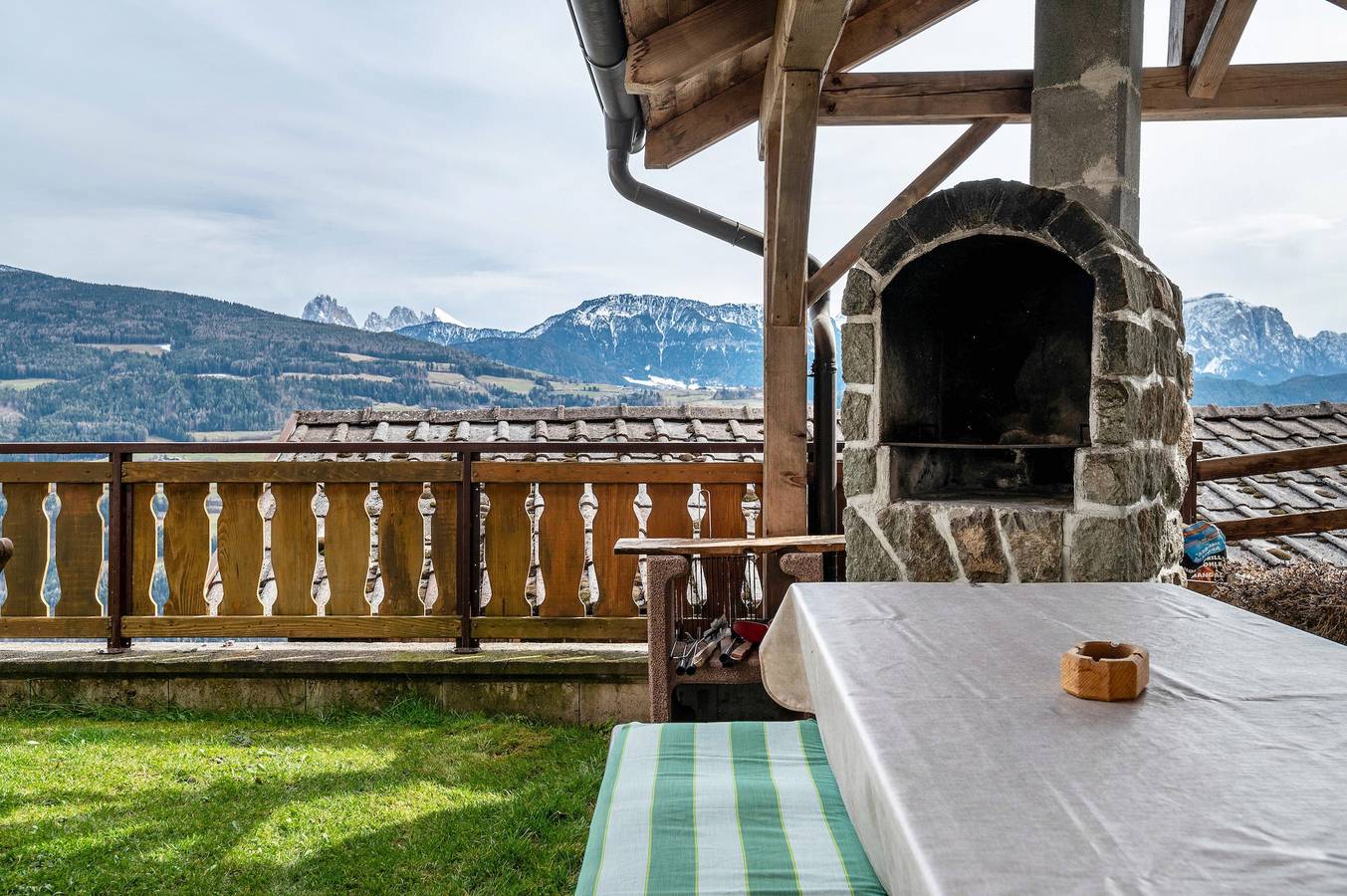 Ganze Wohnung, Ferienwohnung 'Malsötscherhof A' mit Bergblick, privater Terrasse und Wlan in Gravetsch, Villanders