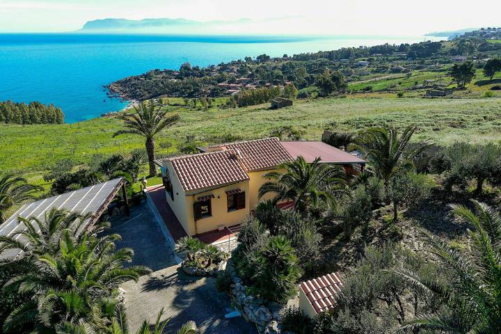 Holiday home for 5 people, with garden and terrace, child-friendly - 1