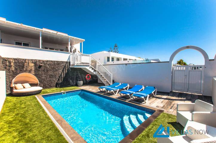 Chalet para 6 personas, con jardín además de piscina y jacuzzi en Lanzarote