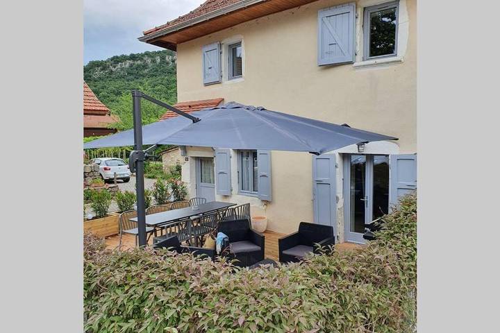 Location de vacances pour 8 personnes, avec terrasse et vue dans Saint-Pierre-de-Curtille - 3