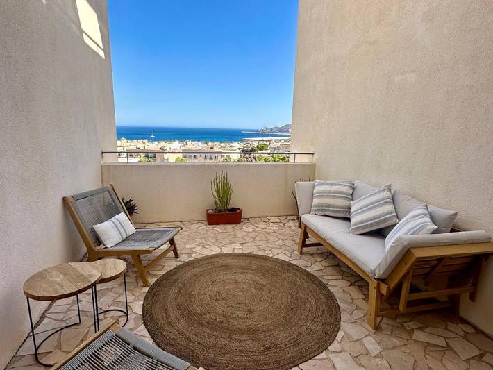 Apartamento de vacaciones para 4 personas, con balcón además de piscina y vistas - 1