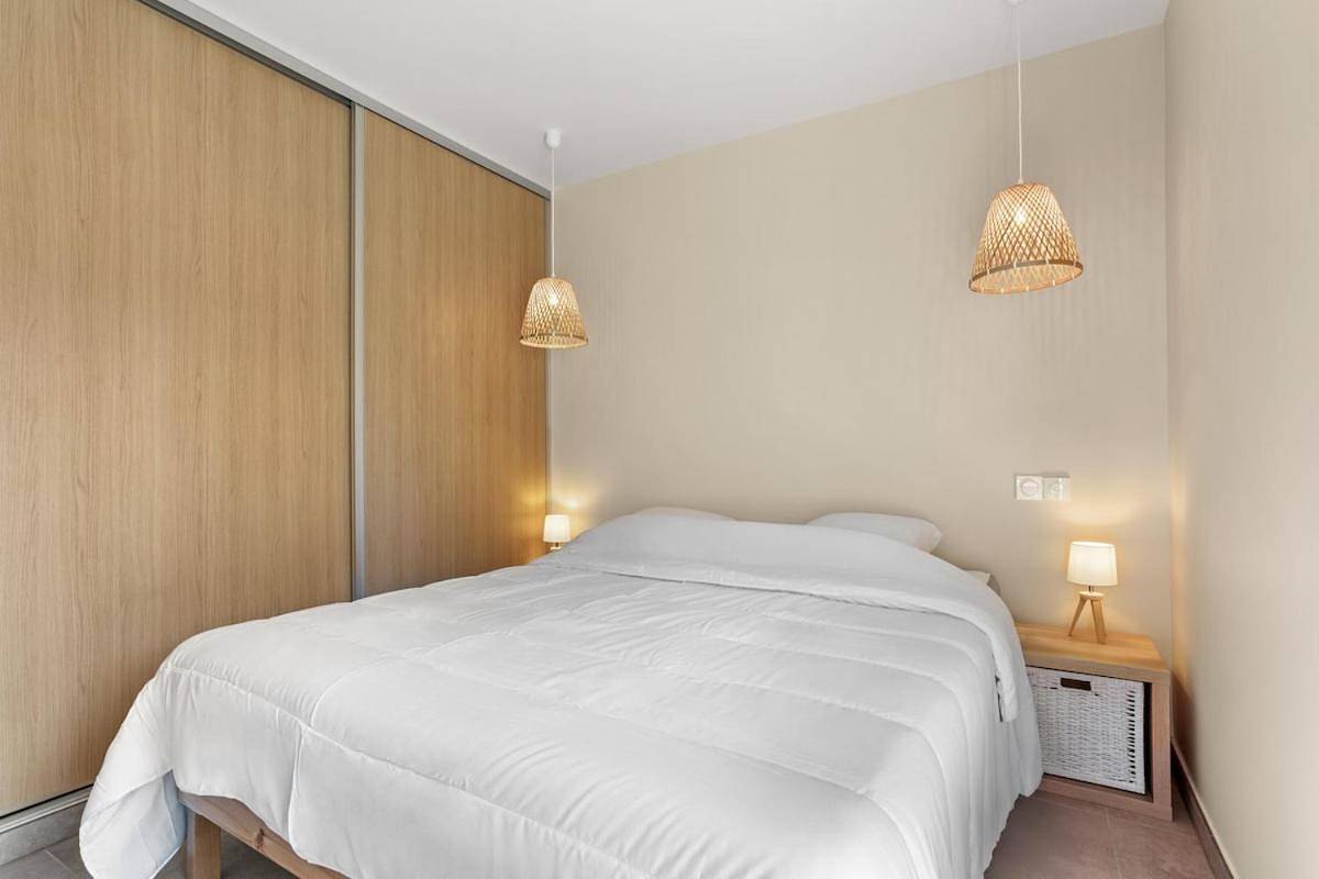 Appartement entier, Two-Bedroom Apartment in Grimaud, Côte méditerranéenne (France)