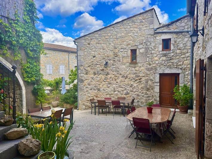 Location de vacances pour 4 personnes, avec piscine ainsi que terrasse et jardin à Chauzon - 3