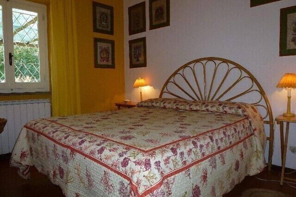 Bonito chalet con piscina privada a 300 metros del mar, aparcamiento privado, jardín in Ladispoli, Provincia de Roma