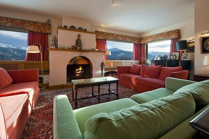 Chalet for 15 people, with hot tub and sauna as well as garden, with pets in Switzerland