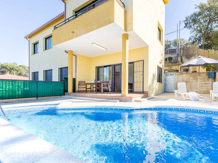 Casa rural para 8 personas en Selva - 2