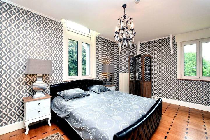 Gîte pour 32 personnes, avec jardin et terrasse ainsi que sauna et jacuzzi à Chiny - 3