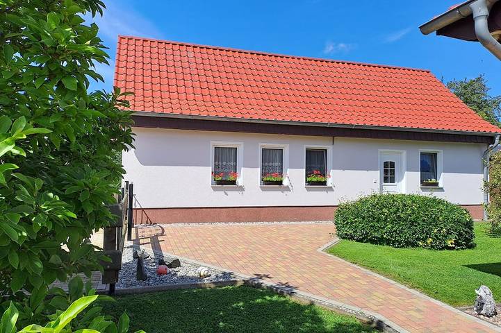 Ferienhaus für 4 Personen, mit Terrasse und Garten