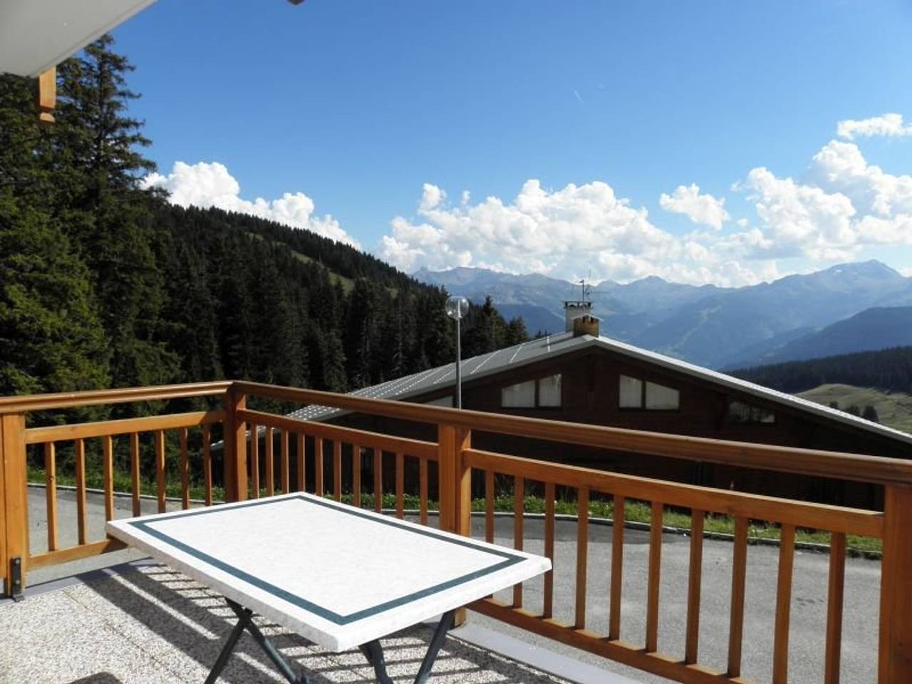 Entire apartment, 3-room apartment, ski-in/out, sleeps 9, Les Saisies in Les Saisies, Albertville region