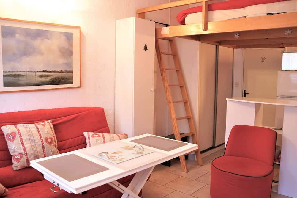 Entire apartment, Cozy studio in Pra Loup, near slopes, for 4 guests in Pra-Loup, Uvernet-Fours