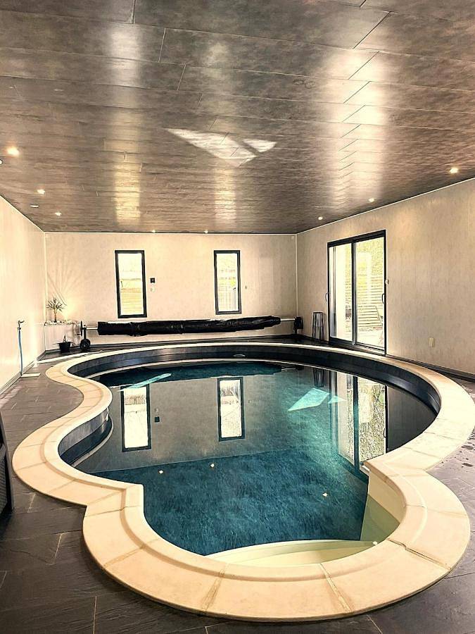Villa para 10 pessoas, com jacuzzi e piscina e ainda jardim - 1