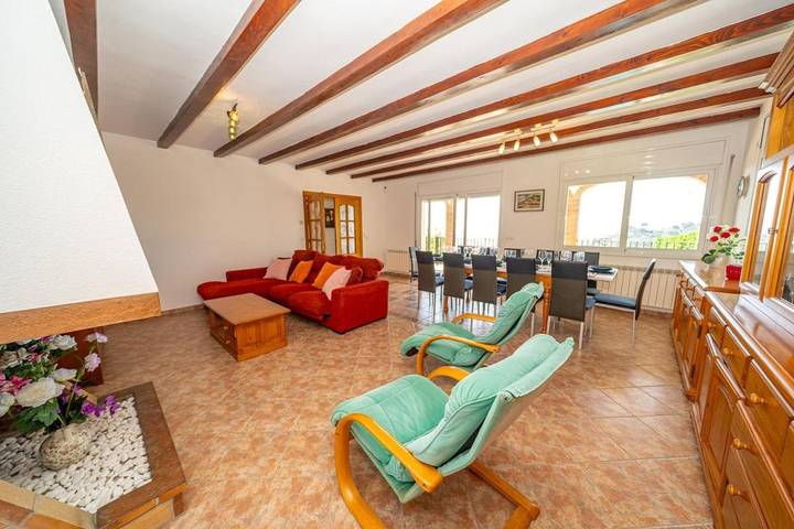 Casa rural para 11 personas, con Balcón y Terraza además de Jardín y Piscina en Santa Susana - 3