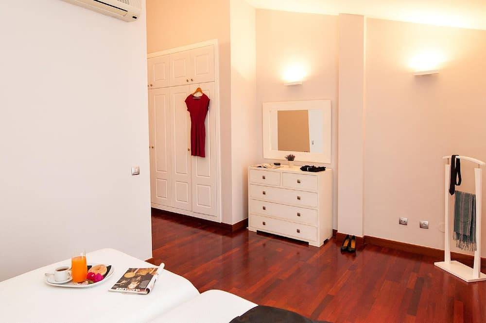 Villa Meloneras | Luxury Retreat in Gran Canaria | Private Heated Pool | Beautiful Terrace & Bbq | Short Distance From Meloneras and Mapalomas Beach | Privacy & Luxury | Meloneras in Maspalomas, San Bartolomé de Tirajana