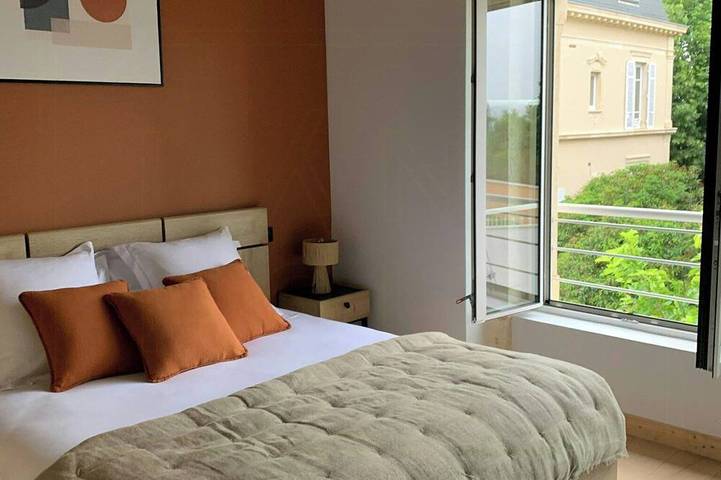 Location de vacances pour 15 personnes, avec jardin et piscine à Lachassagne - 2