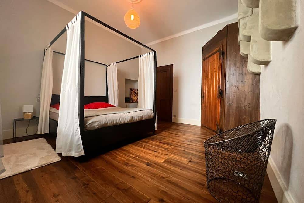 Geheel appartement, Cabana & Nuit de Château au bord du Lac Léman in Lugrin, Thonon-les-Bains en omgeving