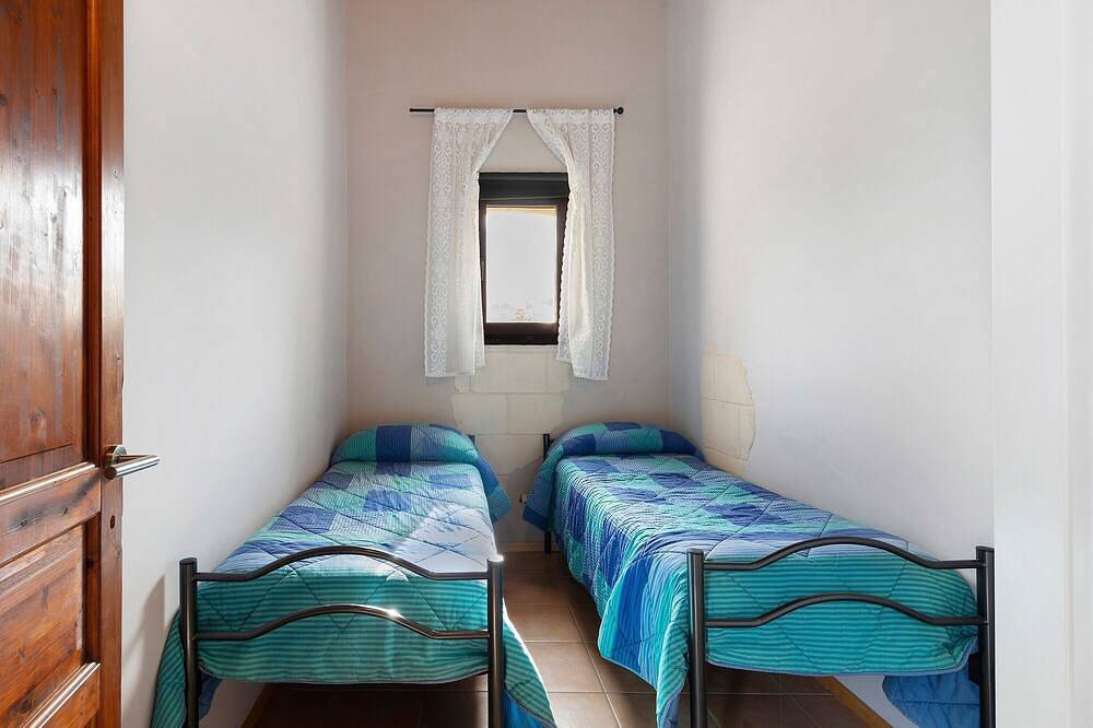 Entire apartment, Annex with Wi-Fi and Air Conditioning in Andria, Alta Murgia National Park