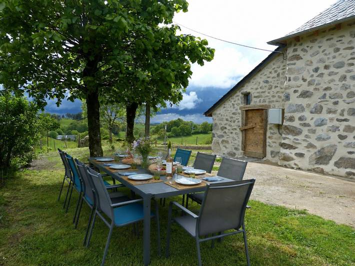 Gîte vue lac dans le cantal pour 8 personnes in Champs-sur-Tarentaine-Marchal, Parc naturel régional des Volcans d'Auvergne
