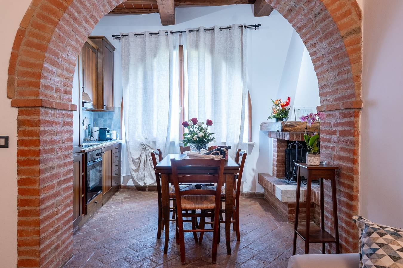 Ganze Wohnung, Apartment „Villa Tiberini 2“ mit Gartenblick, Gemeinschaftspool und Wlan in Torrita di Siena, Siena Provinz